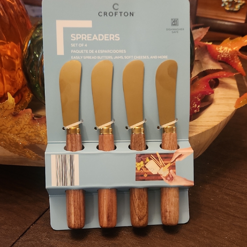 Gold Spreaders with Wooden Handles